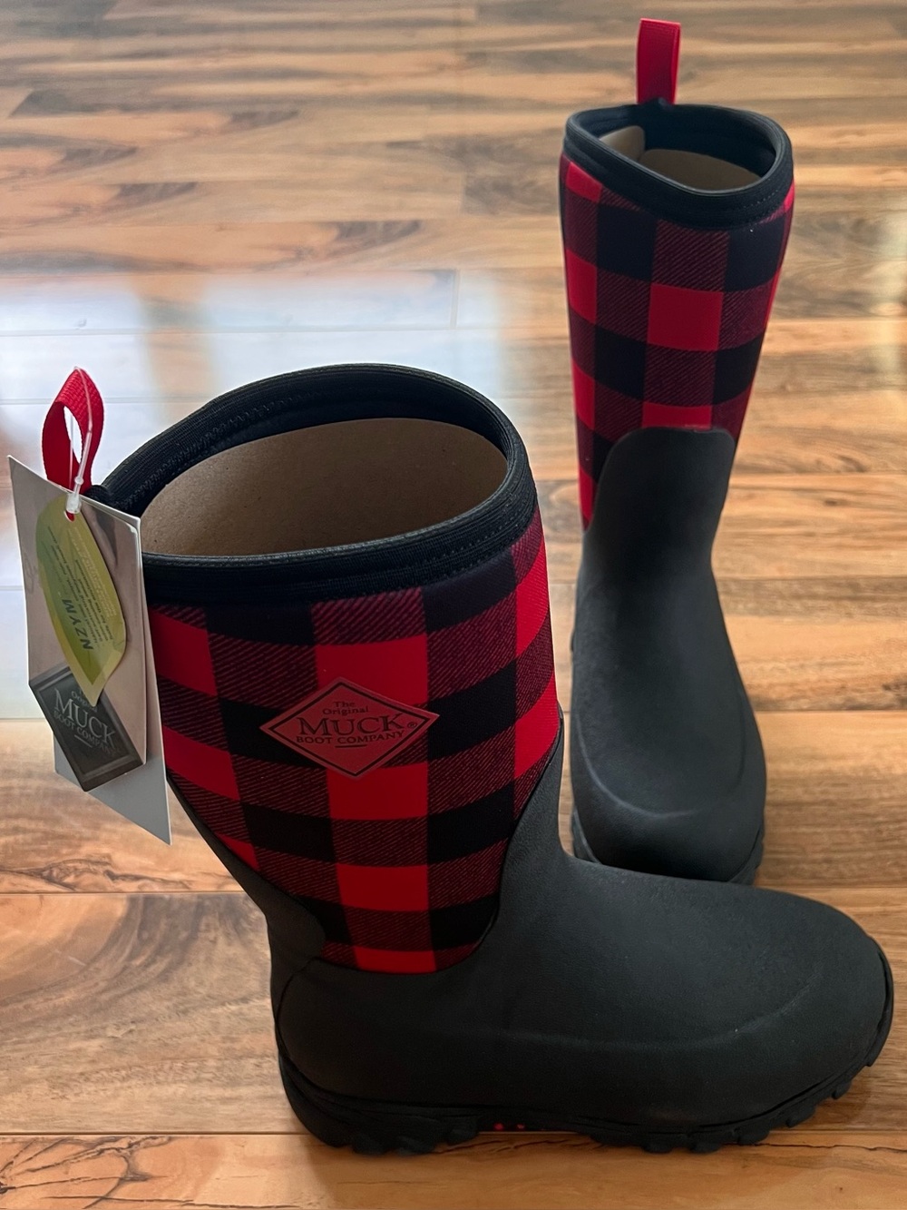 Muck Rugged II Buffalo Plaid Waterproof Outdoor Boots Youth 5 Womens 7 NIB